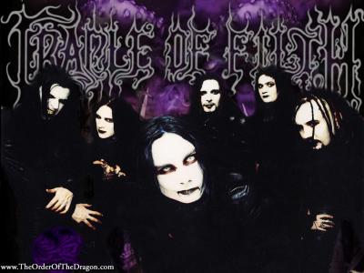 Cradle of Filth, Cradle pour les intimes, CoF pour les initiés, berceau d'ordures pour les français... Le groupe représente presqu'à lui seul (avec pour ne citer qu'eux Dimmu Borgir et